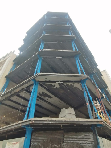 تصویری از اجرای والپست در دیوارهای نمای ساختمان توسط گروه مهندسین اسپرلوس